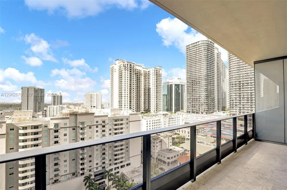1000 Brickell Plaza #1904 Miami, FL 33131