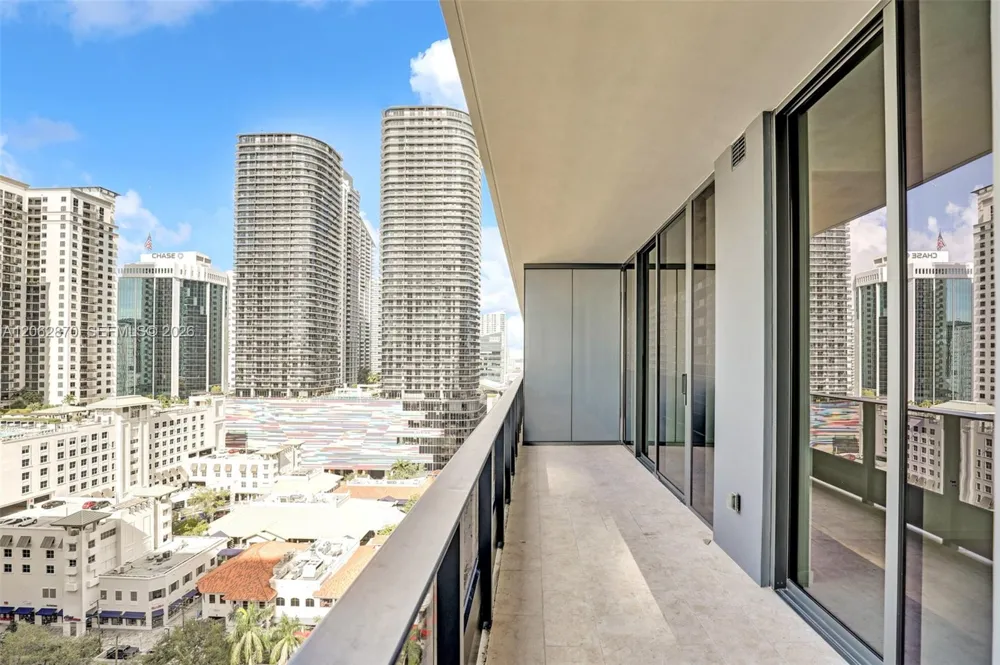 1000 Brickell Plaza #1904 Miami, FL 33131