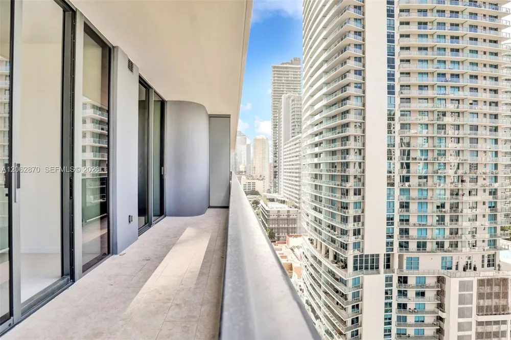 1000 Brickell Plaza #1904 Miami, FL 33131