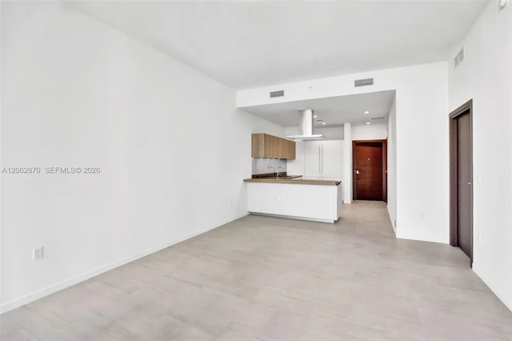 1000 Brickell Plaza #1904 Miami, FL 33131