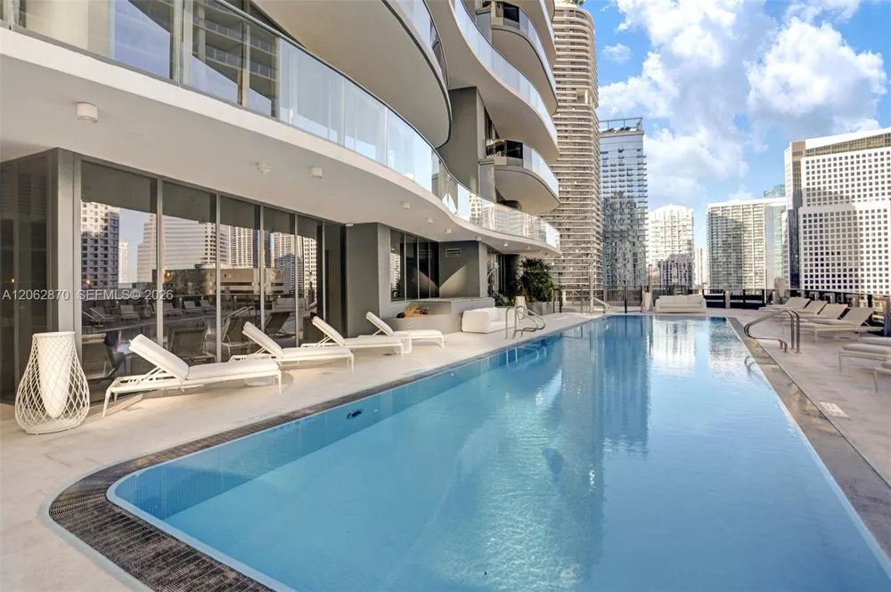 1000 Brickell Plaza #1904 Miami, FL 33131