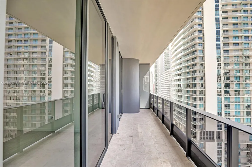 1000 Brickell Plaza #1904 Miami, FL 33131