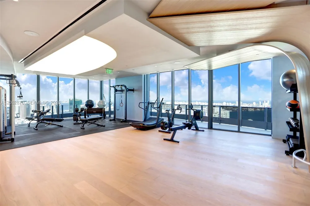 1000 Brickell Plaza #1904 Miami, FL 33131