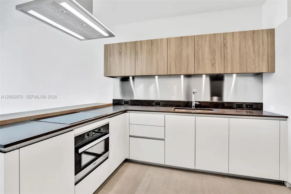 1000 Brickell Plaza #1904 Miami, FL 33131