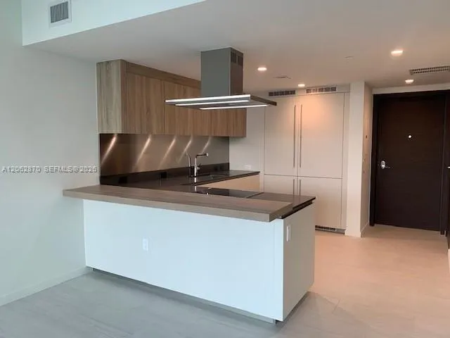 1000 Brickell Plaza #1904 Miami, FL 33131
