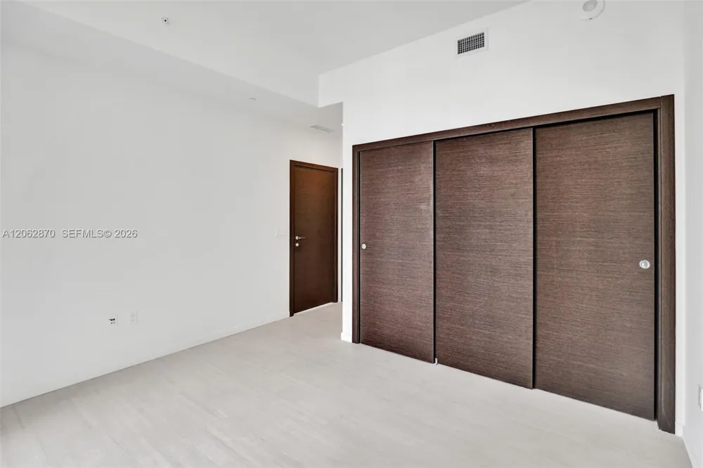 1000 Brickell Plaza #1904 Miami, FL 33131