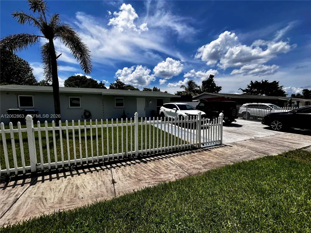 19302 NW 47th Pl #19302 Miami Gardens, FL 33055