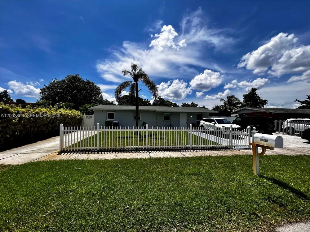 19302 NW 47th Pl #19302 Miami Gardens, FL 33055