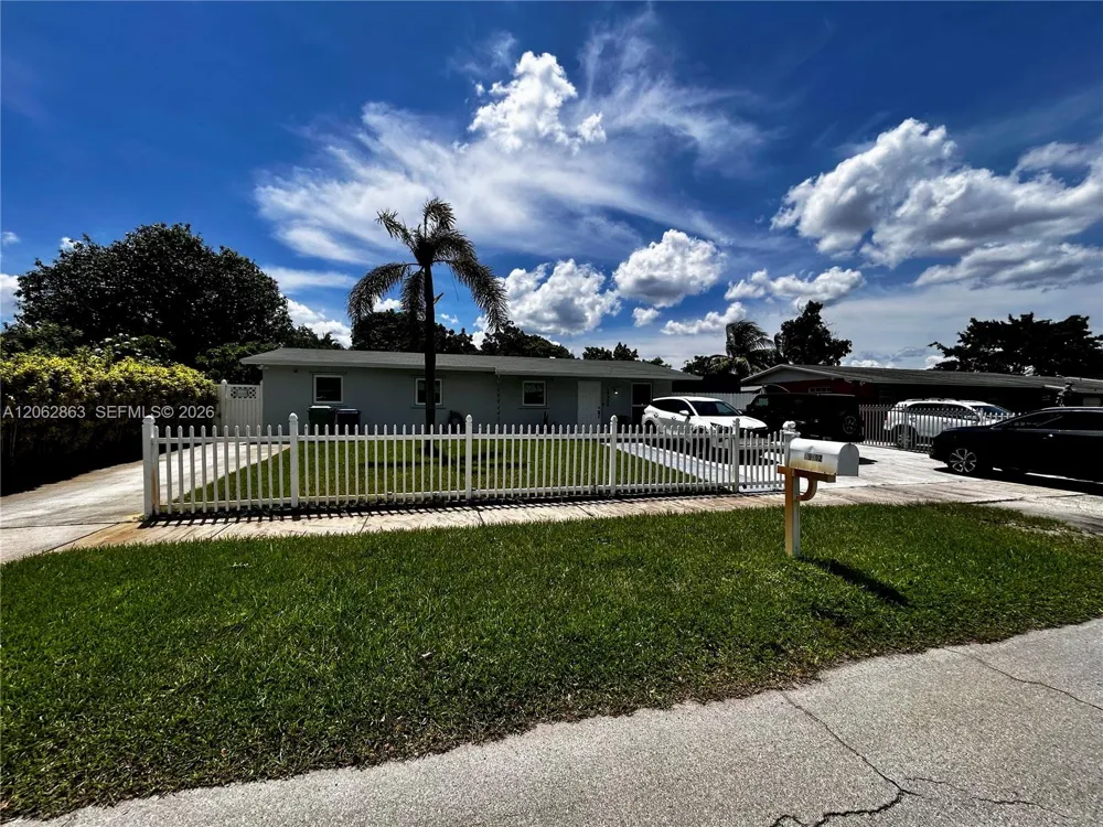 19302 NW 47th Pl #19302 Miami Gardens, FL 33055