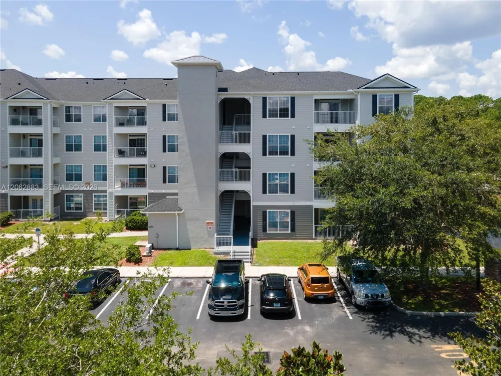 3175 feltrim Place #305 Kissimmee, FL 34747
