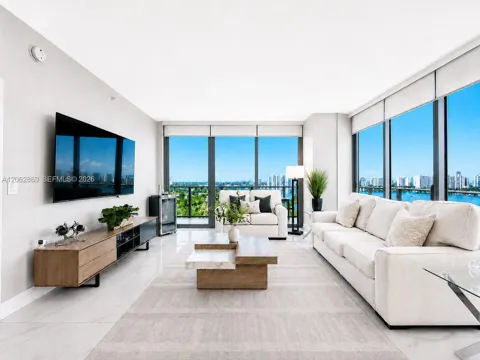 16385 Biscayne Blvd #2007