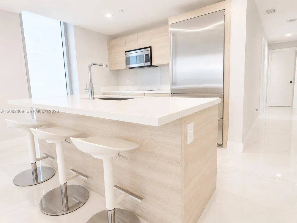 16385 Biscayne Blvd #2007 North Miami Beach, FL 33160
