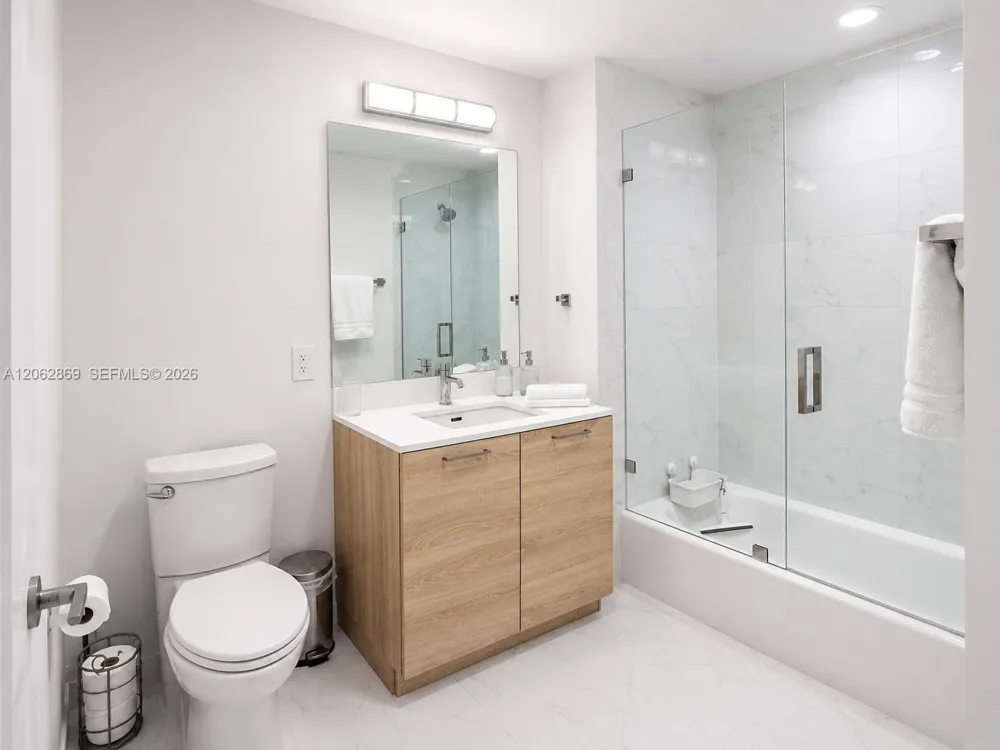16385 Biscayne Blvd #2007 North Miami Beach, FL 33160