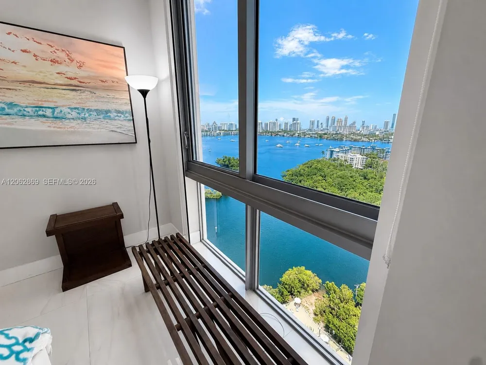 16385 Biscayne Blvd #2007 North Miami Beach, FL 33160