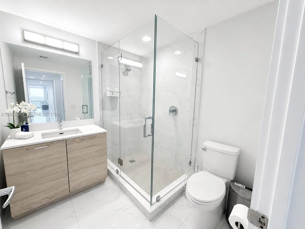 16385 Biscayne Blvd #2007 North Miami Beach, FL 33160