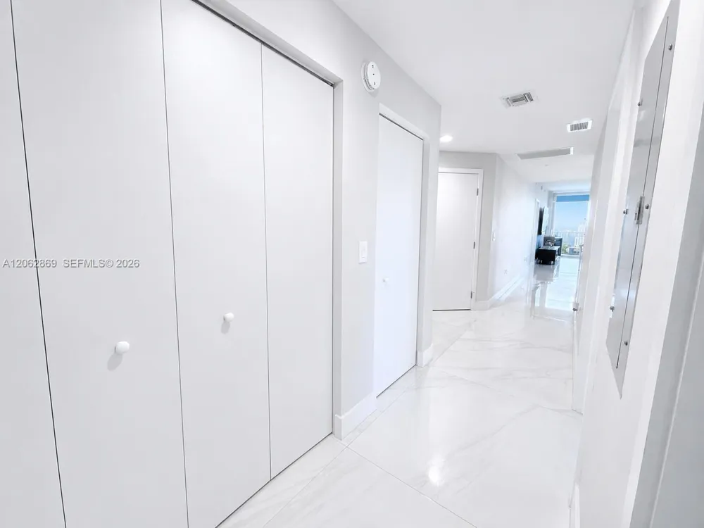 16385 Biscayne Blvd #2007 North Miami Beach, FL 33160