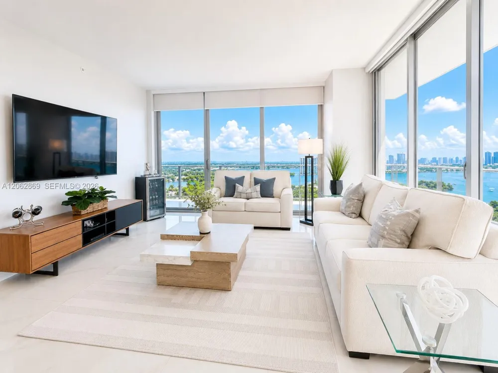 16385 Biscayne Blvd #2007 North Miami Beach, FL 33160