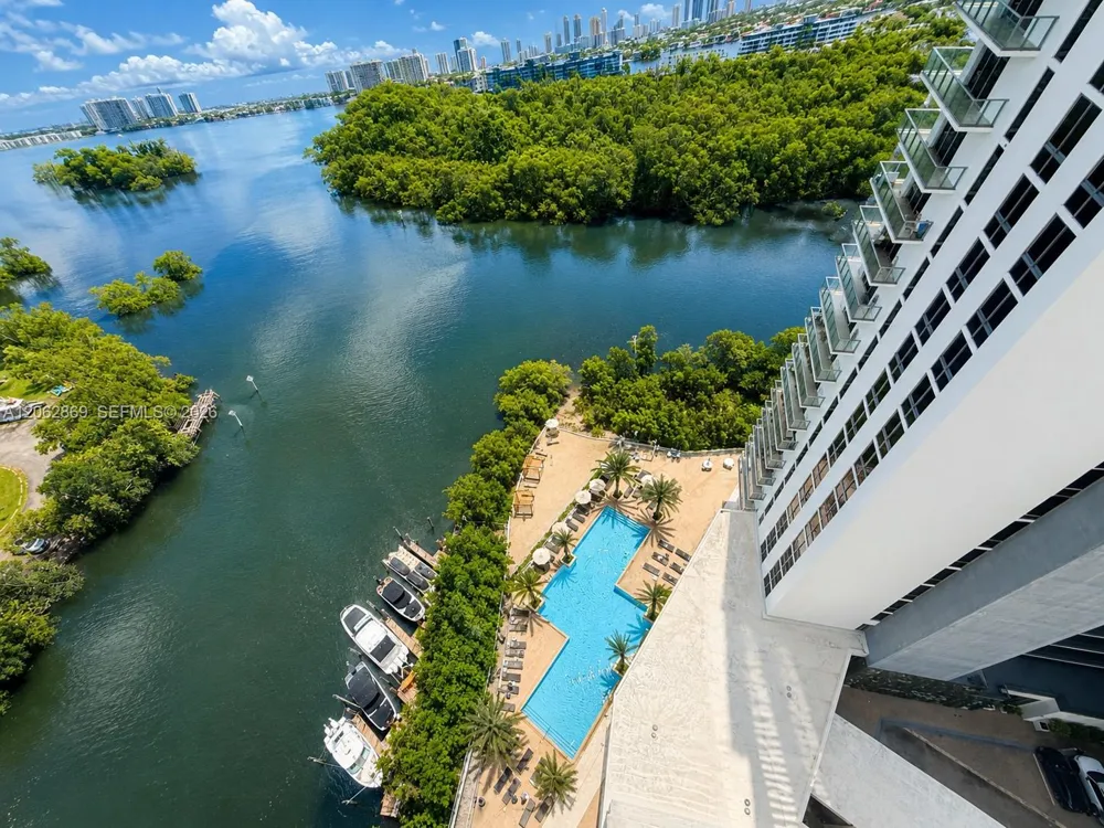 16385 Biscayne Blvd #2007 North Miami Beach, FL 33160