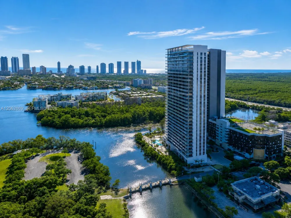 16385 Biscayne Blvd #2007 North Miami Beach, FL 33160