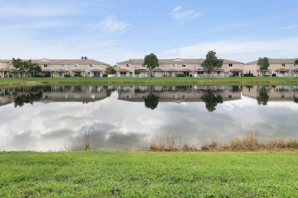 5930 ROYAL WAY Tamarac, FL 33321