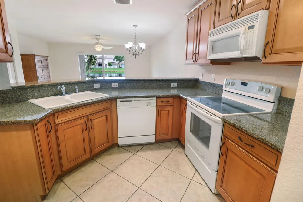 5930 ROYAL WAY Tamarac, FL 33321