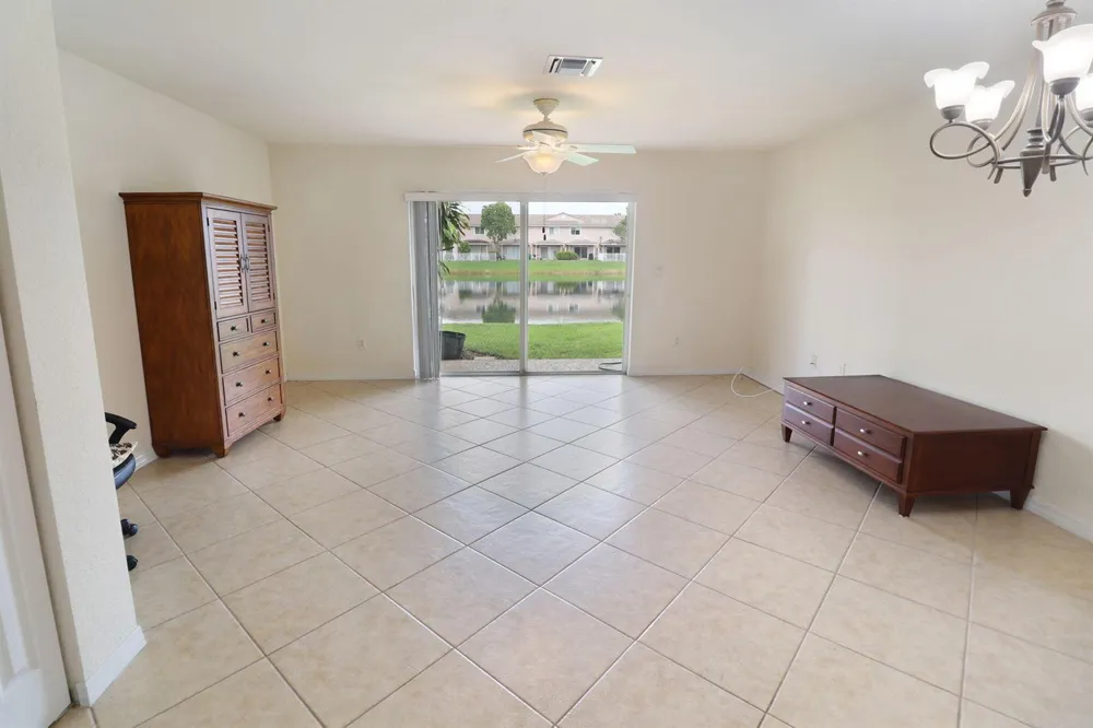 5930 ROYAL WAY Tamarac, FL 33321
