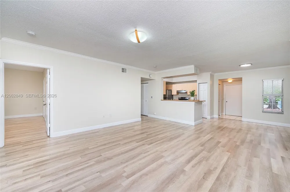 2482 Centergate Dr #101 Miramar, FL 33025