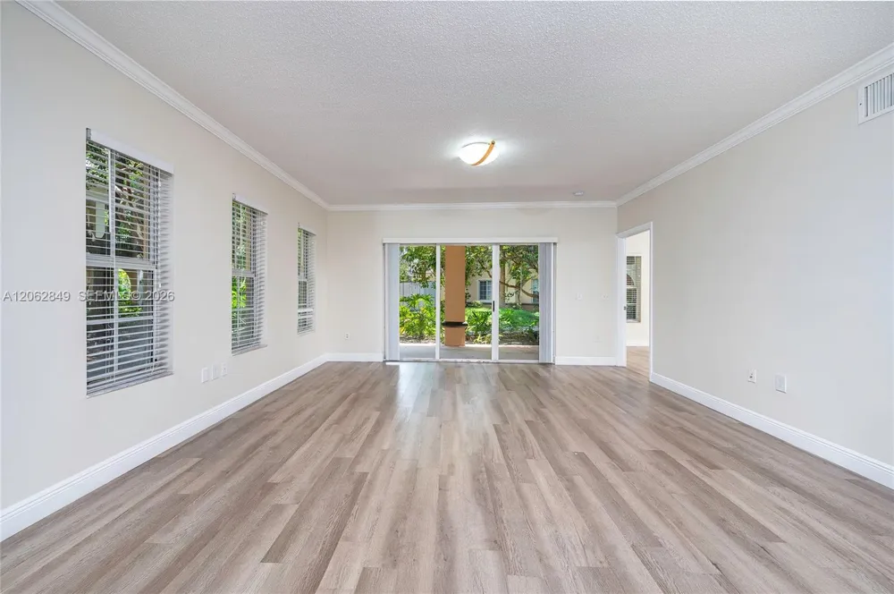 2482 Centergate Dr #101 Miramar, FL 33025