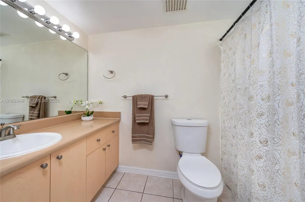 2482 Centergate Dr #101 Miramar, FL 33025