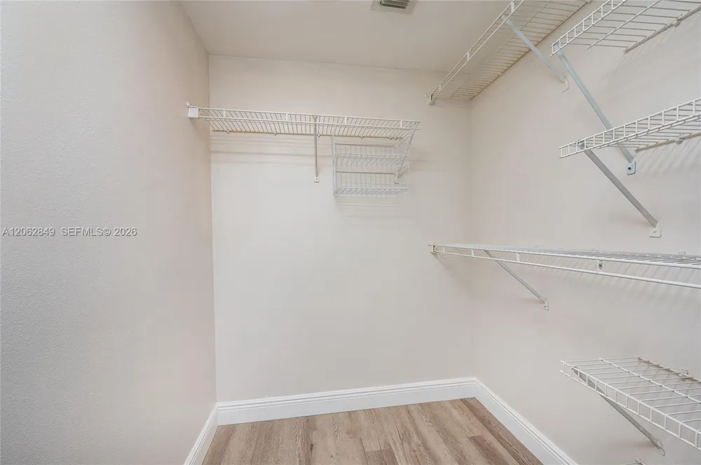 2482 Centergate Dr #101 Miramar, FL 33025