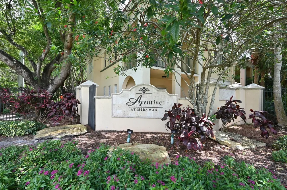 2482 Centergate Dr #101 Miramar, FL 33025