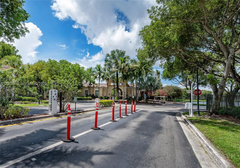 2482 Centergate Dr #101 Miramar, FL 33025