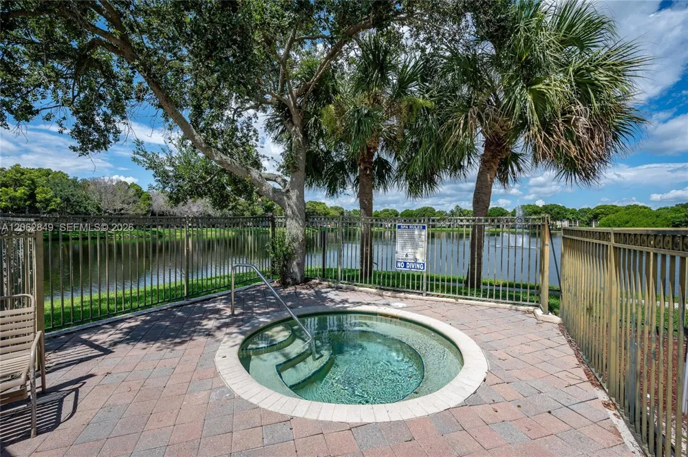 2482 Centergate Dr #101 Miramar, FL 33025
