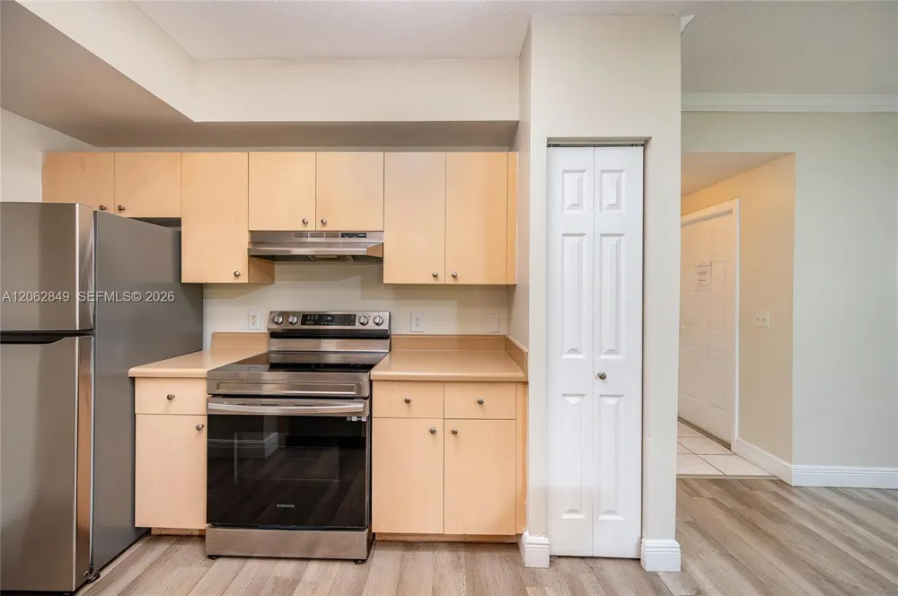 2482 Centergate Dr #101 Miramar, FL 33025