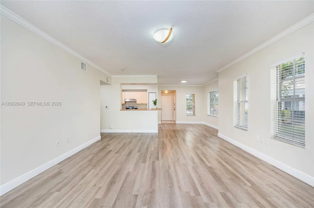 2482 Centergate Dr #101 Miramar, FL 33025