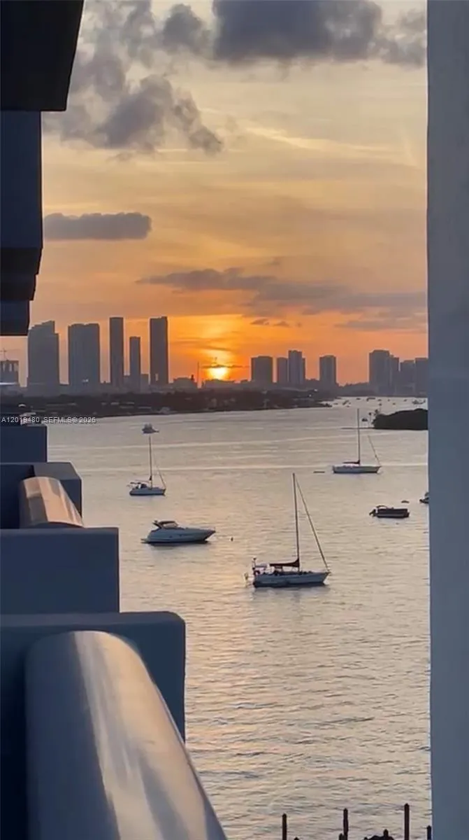 1200 West Ave #819 Miami Beach, FL 33139