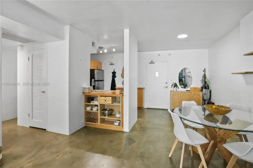 1200 West Ave #819 Miami Beach, FL 33139