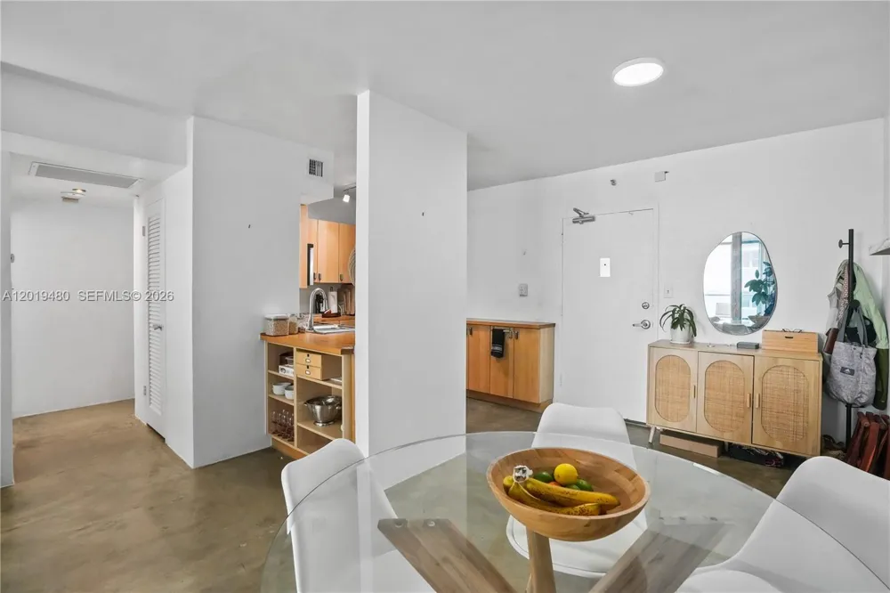 1200 West Ave #819 Miami Beach, FL 33139