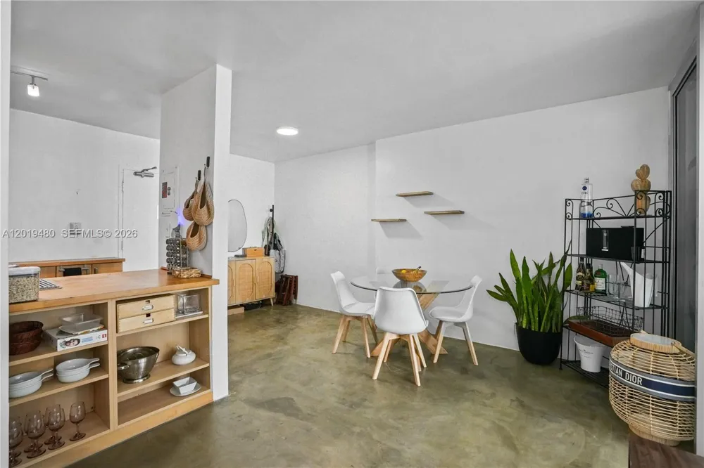 1200 West Ave #819 Miami Beach, FL 33139