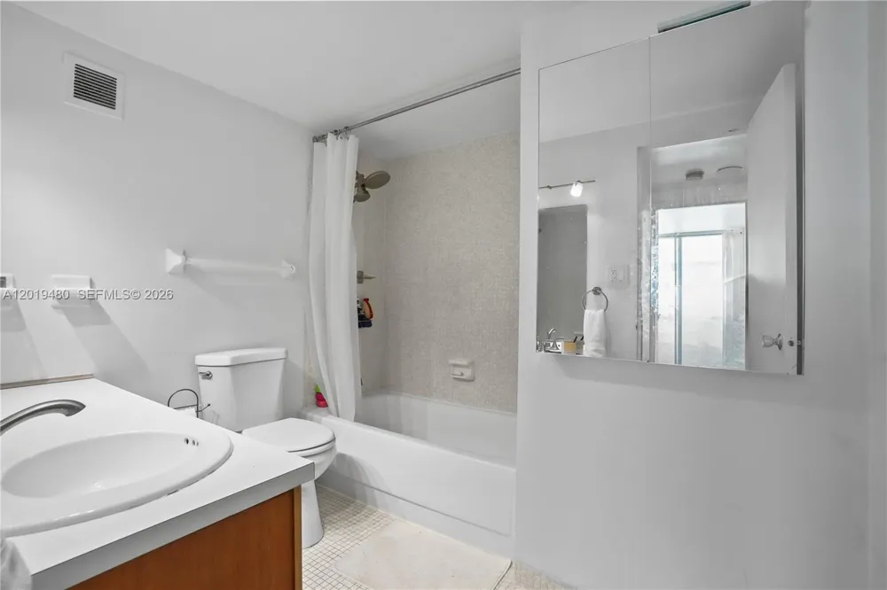 1200 West Ave #819 Miami Beach, FL 33139