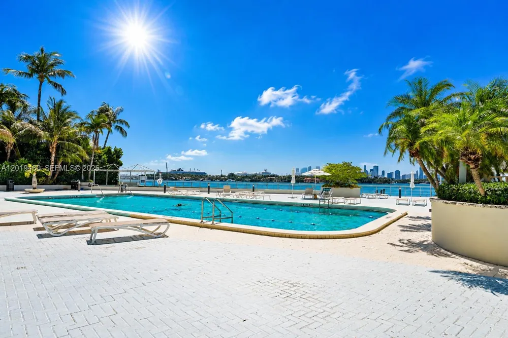 1200 West Ave #819 Miami Beach, FL 33139