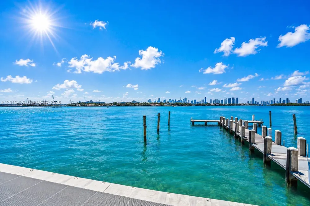 1200 West Ave #819 Miami Beach, FL 33139