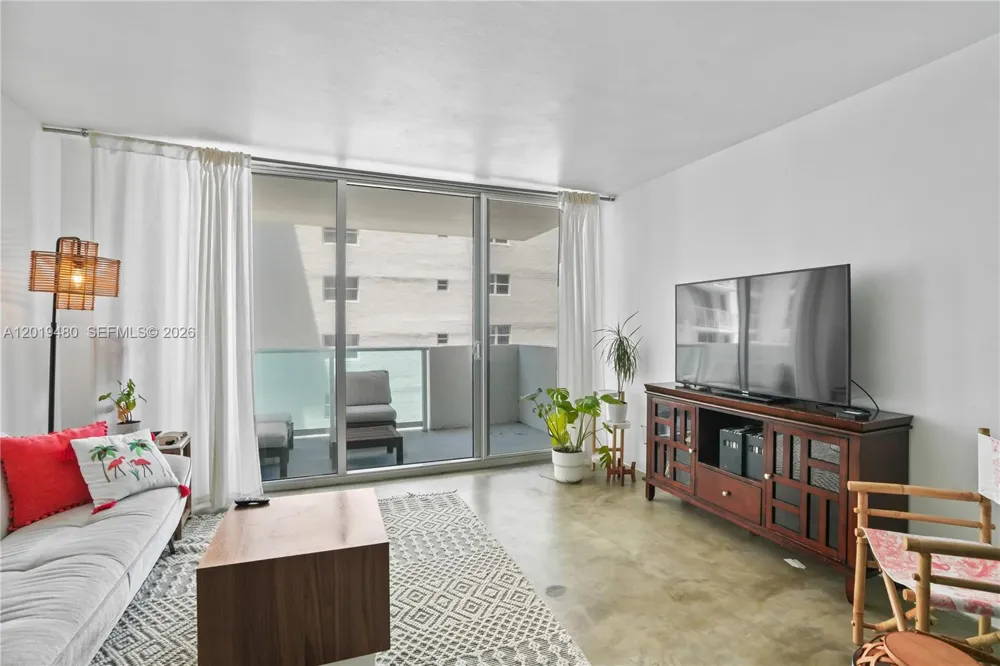 1200 West Ave #819 Miami Beach, FL 33139