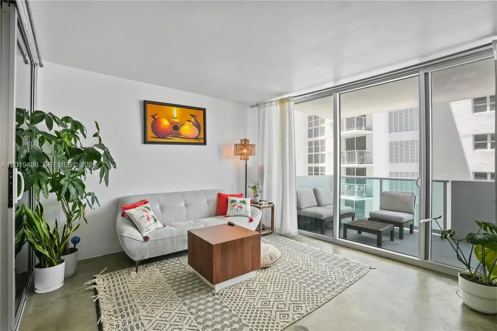 1200 West Ave #819 Miami Beach, FL 33139