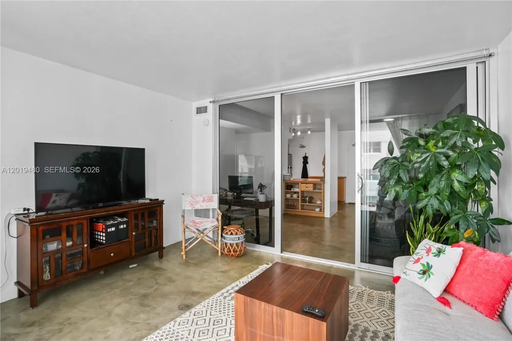 1200 West Ave #819 Miami Beach, FL 33139
