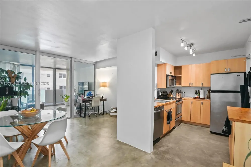 1200 West Ave #819 Miami Beach, FL 33139