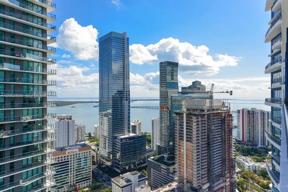 60 SW 13th St #3814 Miami, FL 33130