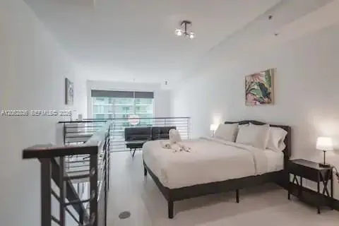 60 SW 13th St #3814 Miami, FL 33130