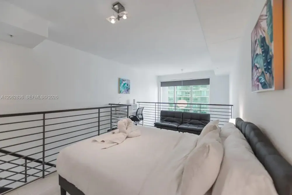 60 SW 13th St #3814 Miami, FL 33130