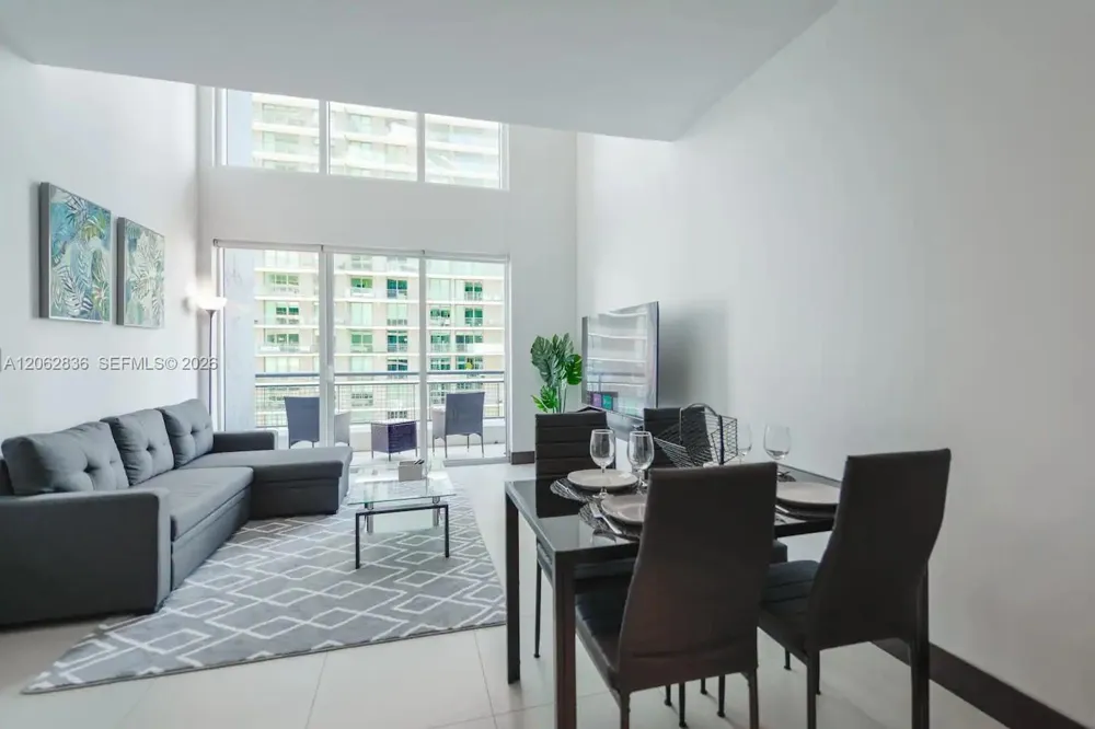 60 SW 13th St #3814 Miami, FL 33130